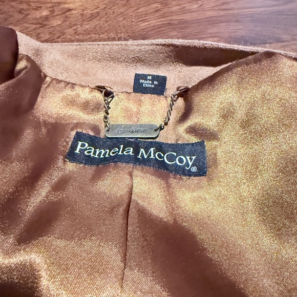 Pamela McCoy Faux Fur Vest - Golden Brown - Picture 5 of 7
